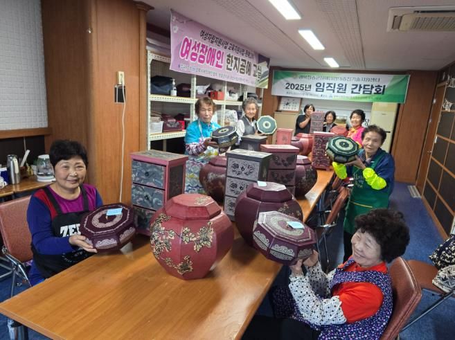 (사)경북지체장애인협회 청송군지회, ‘2025 여성장애인 한지공예교실   운영으로 창작활동과 자립의 자신감 높여’
