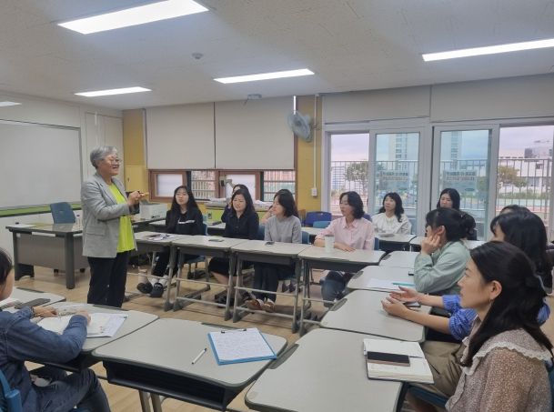 울산과학관 들꽆학습원은 16일 남산초등학교에서 '학교 숲 교재원 식물 상담'을 진행했다.