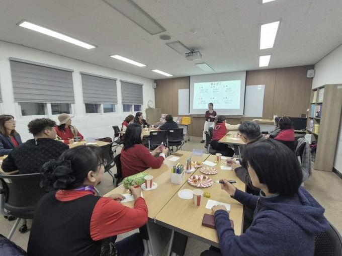 동두천시가족센터, 중장년 1인가구를 위한 수다살롱 성료