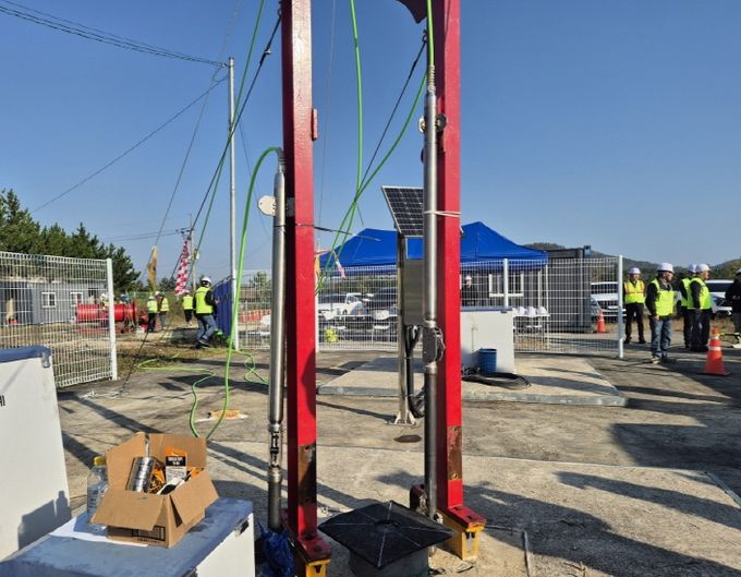 포항시는 5일 ㈜희송지오텍이 북구 흥해읍 지열발전부지 내에 심부지진계 2세트를 안전하게 재설치했다고 밝혔다.