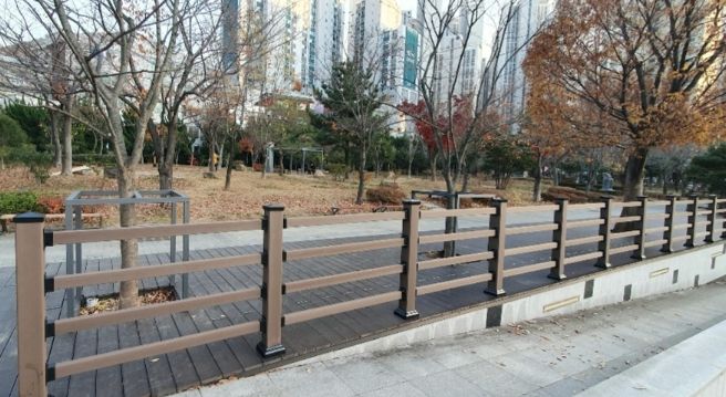 부산진구, 커피박 재활용한 친환경 데크 설치