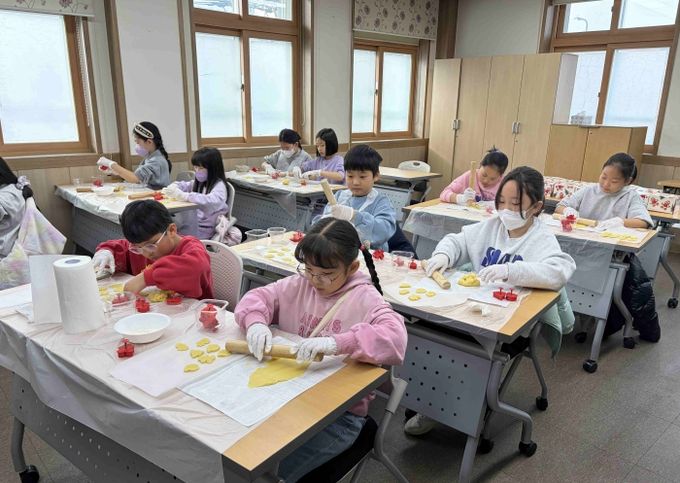 봉화도서관, 연말 체험 행사로 따뜻한 마무리