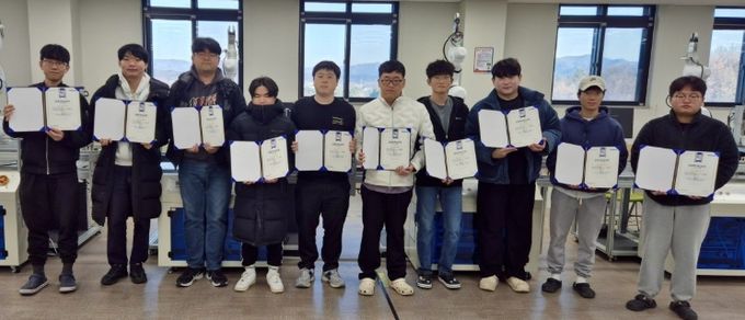 영천 한국폴리텍대학 로봇캠퍼스, 두산로봇 인증교육과정 성료