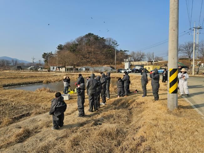 (김해시 ‘화포천습지 독수리축제’ 성료)2.철새탐조
